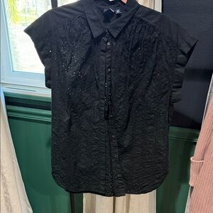 GAP Black Eyelet Short-Sleeve Button-Down Shirt